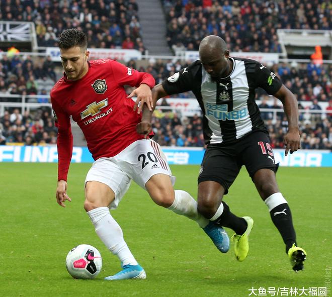 关于国王杯倒计时，孟菲斯灰熊赛后远射贴柱，细节引发关注，气氛紧张，纪律约束更严格的信息